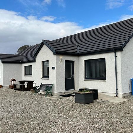 Highland Holiday Lets Lairg Bagian luar foto